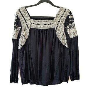 Lucky Brand Boho blouse Women's LARGE Black w/White Embroidery & Long Sleeves